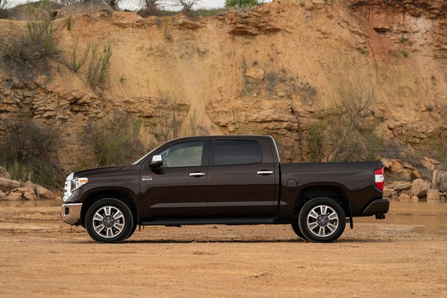  Toyota Tundra 1794 Edition CrewMax 2017 года  (фото 14 из 22)